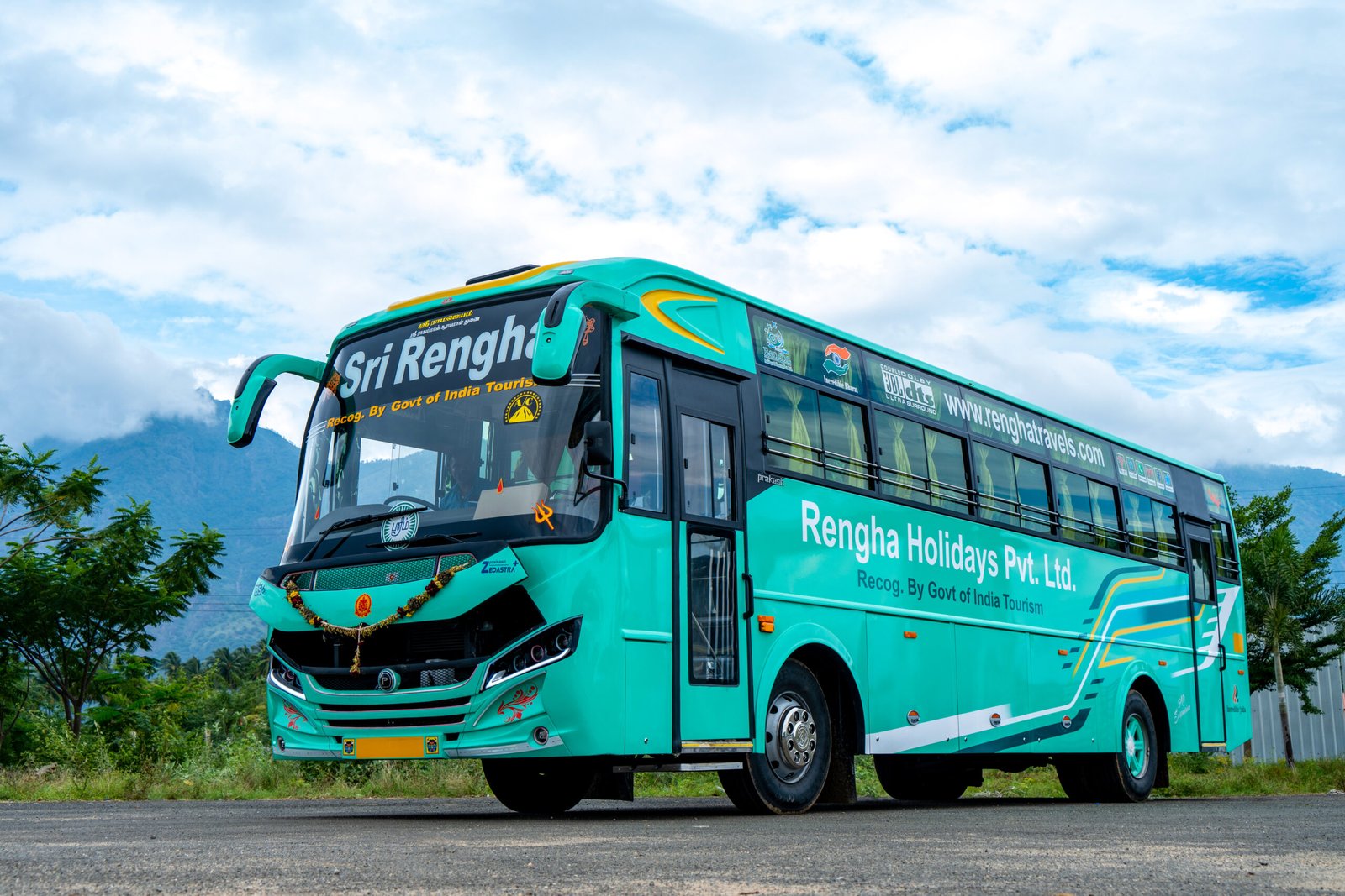 Rengha Travels Luxury bus