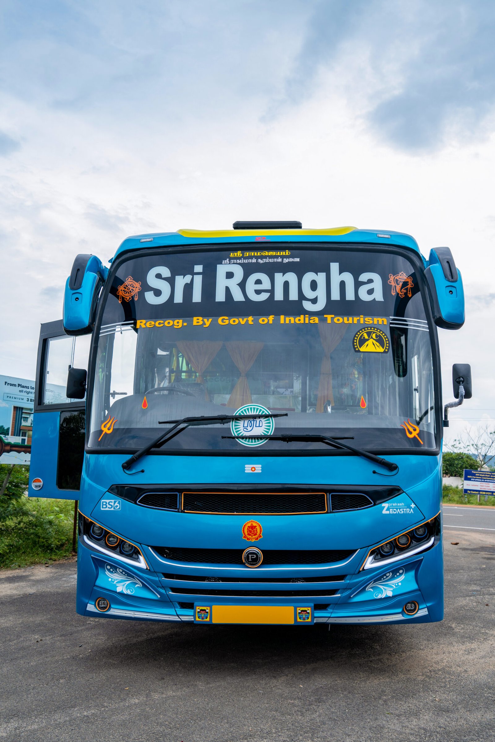 Rengha Travels Luxury bus